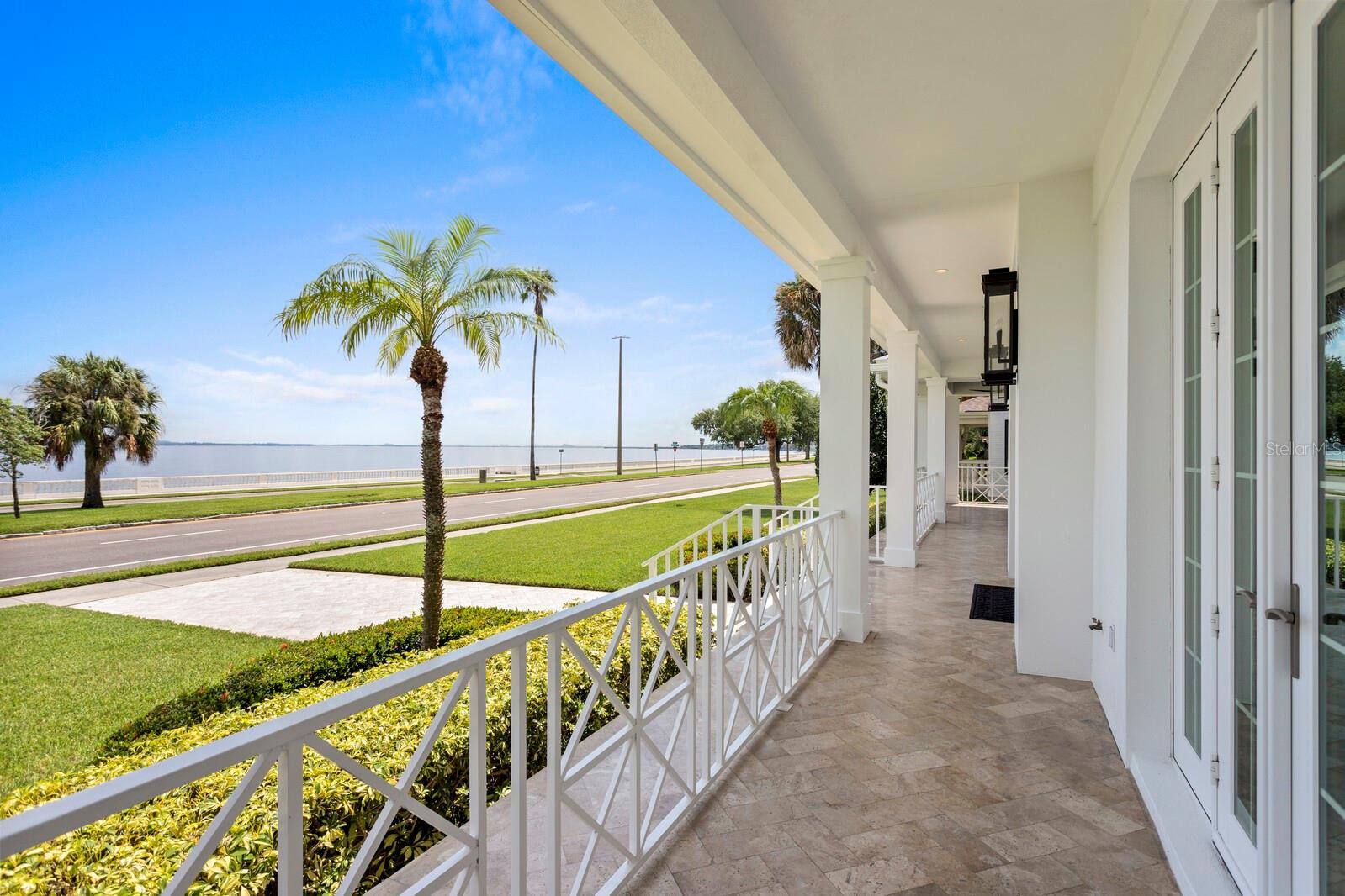 Listing photo id 6 for 3801 Bayshore Boulevard