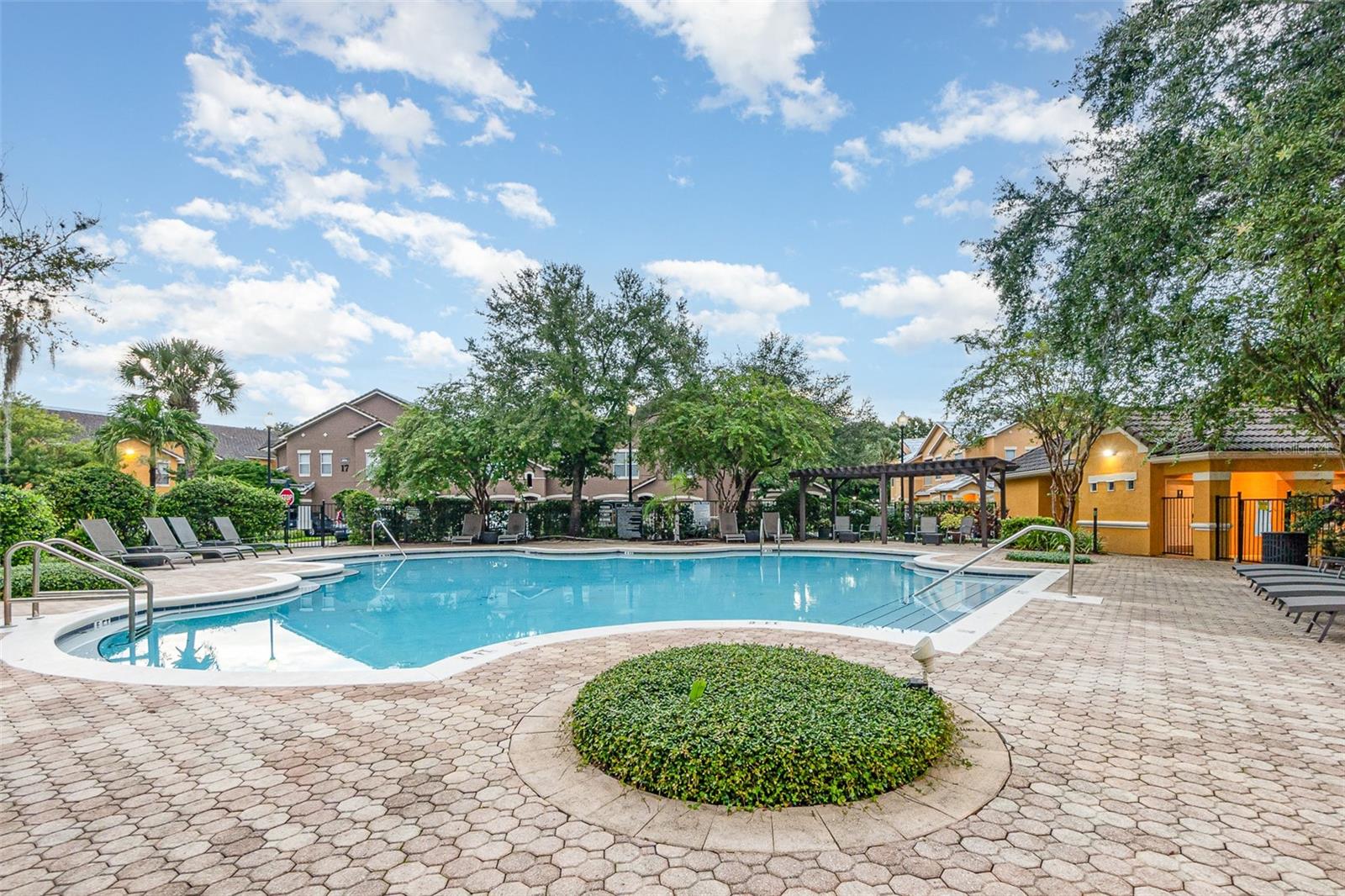 Image 26 of 27 For 8830 Villa View Circle 204
