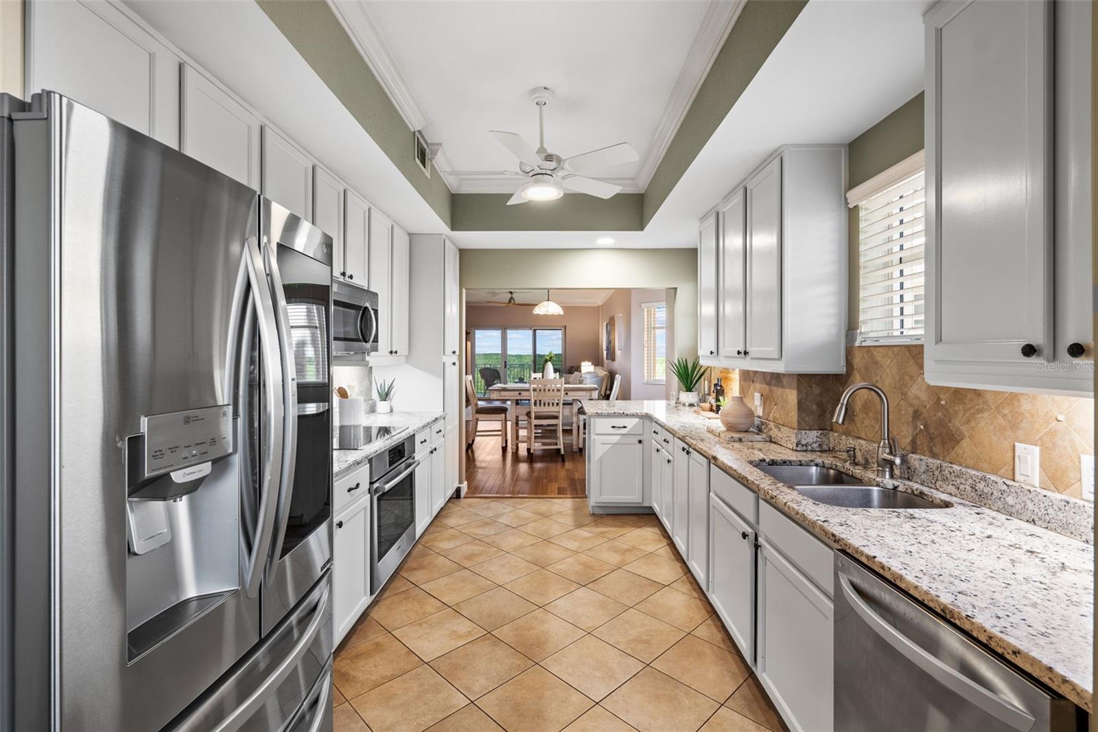 Listing photo id 20 for 12033 Gandy Boulevard N 165