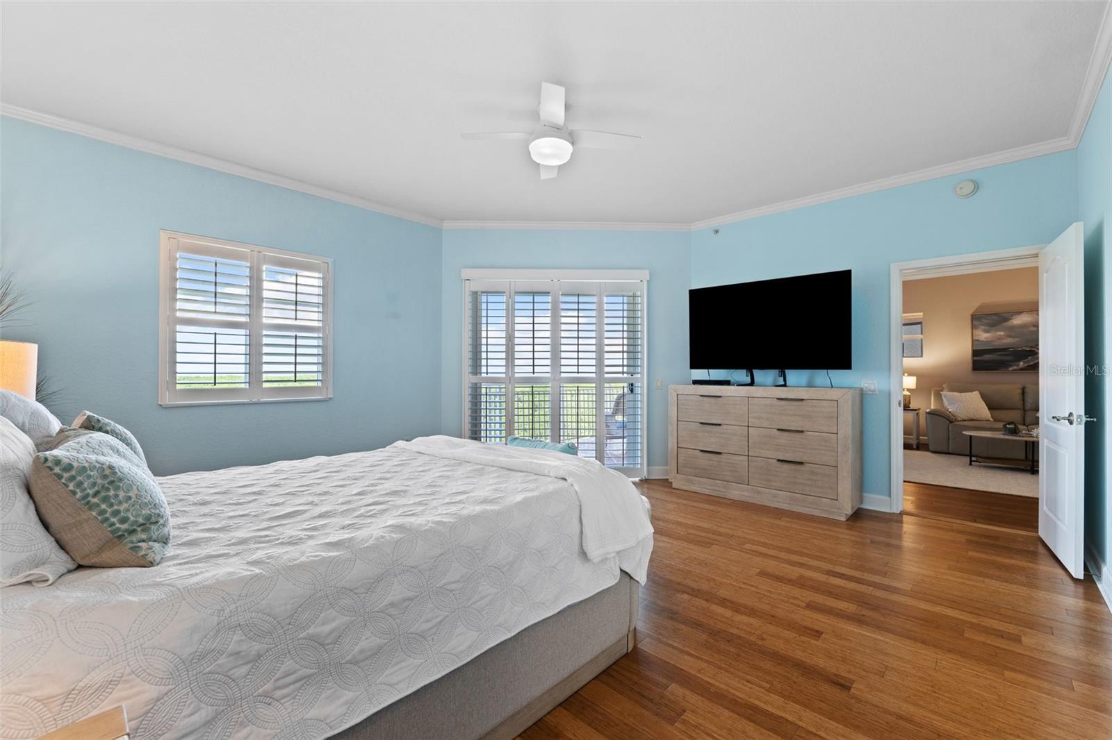 Listing photo id 25 for 12033 Gandy Boulevard N 165