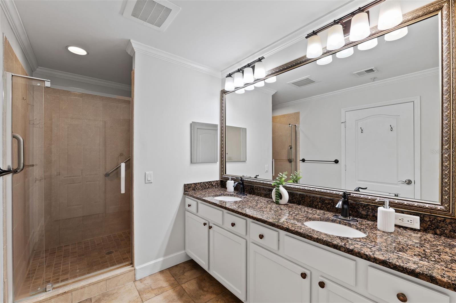 Listing photo id 28 for 12033 Gandy Boulevard N 165