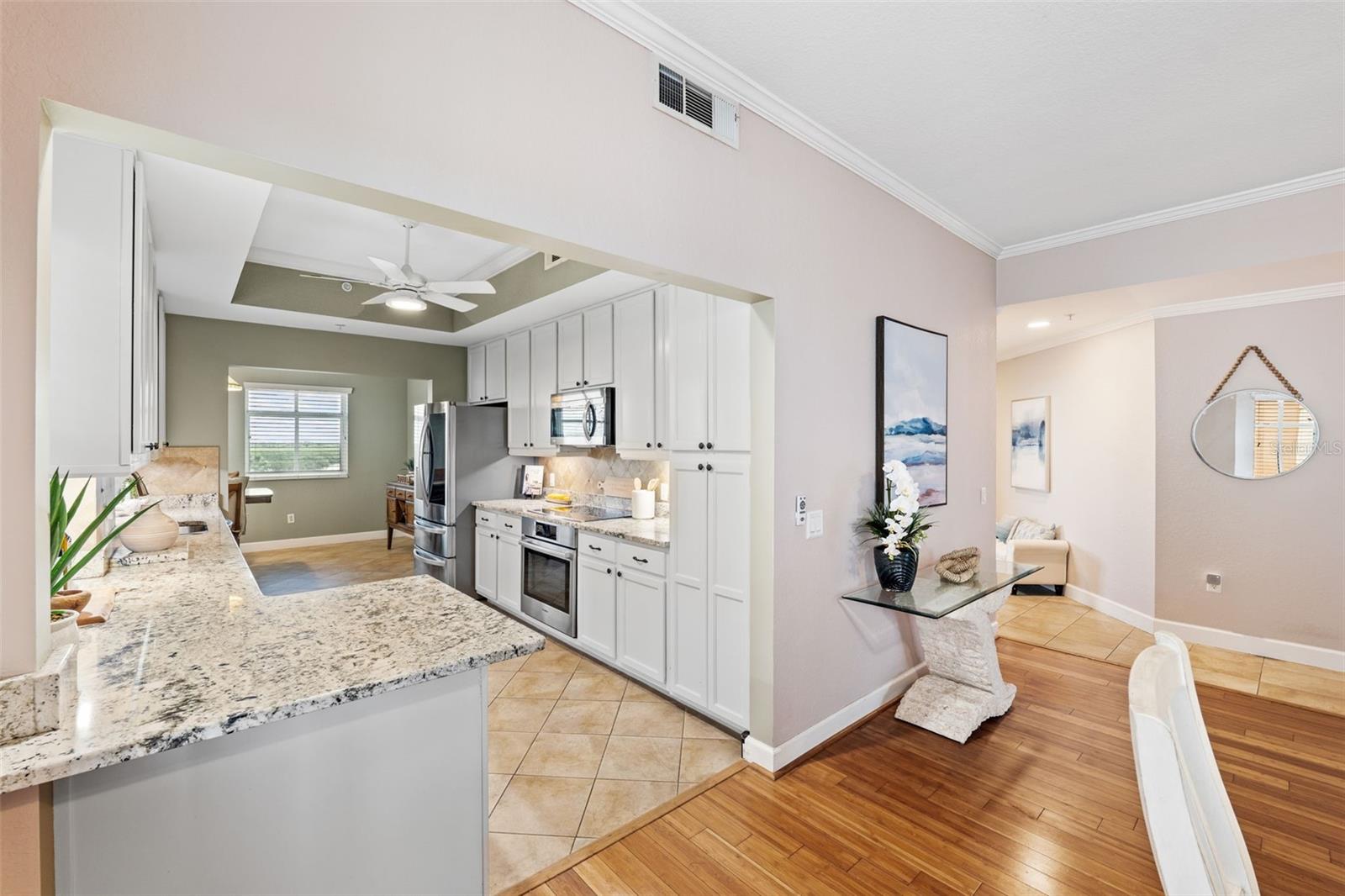 Listing photo id 43 for 12033 Gandy Boulevard N 165