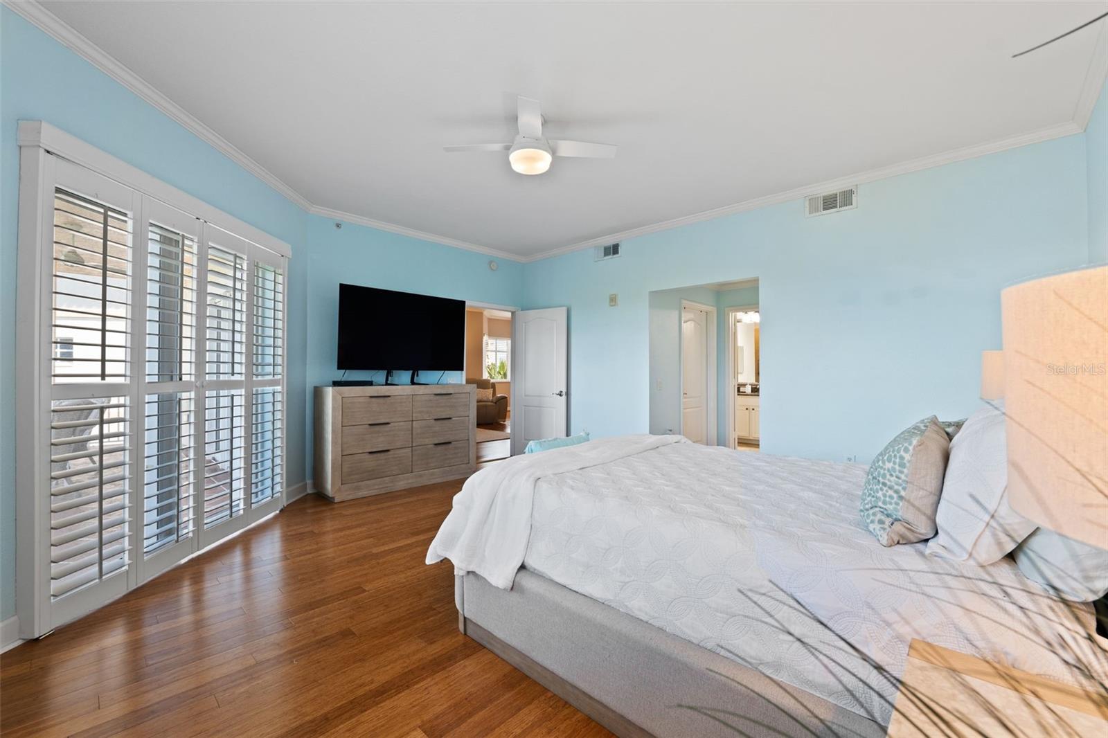 Listing photo id 7 for 12033 Gandy Boulevard N 165