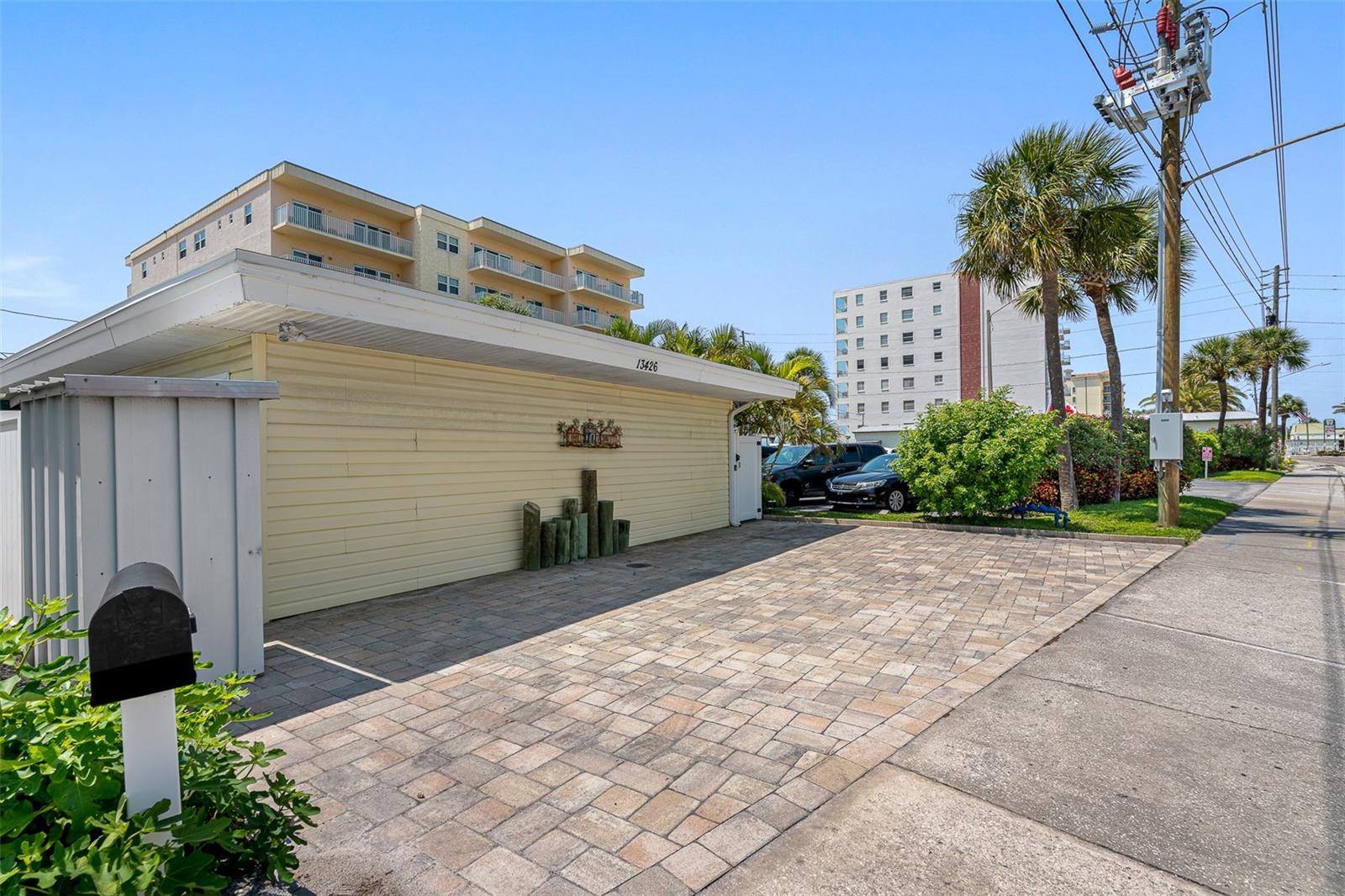 Image 4 of 79 For 13426 Gulf Boulevard