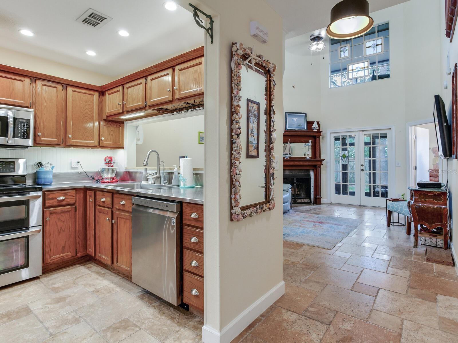 Listing photo id 12 for 2669 Sequoia Terrace