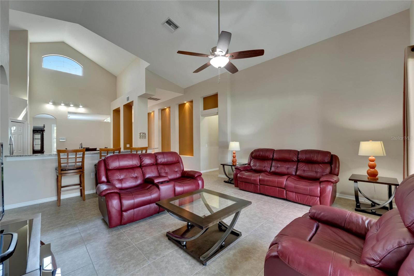 Listing photo id 12 for 11702 Gilmerton Drive