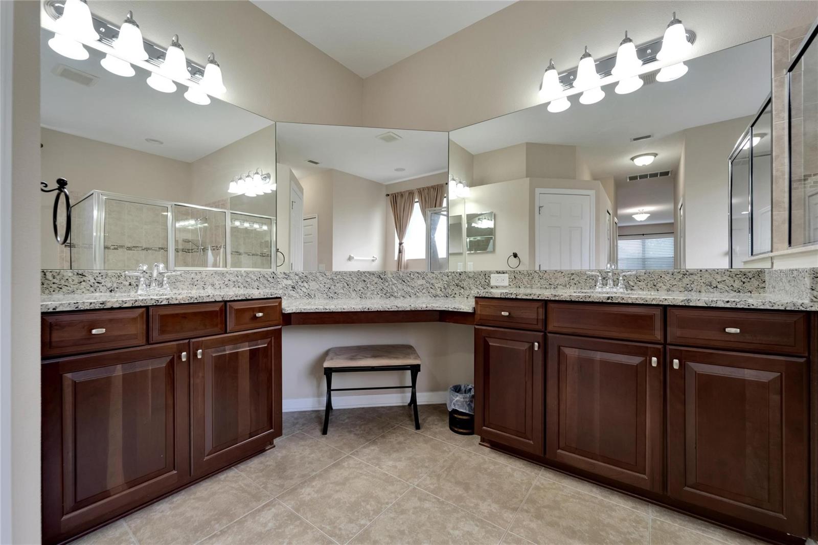 Listing photo id 20 for 11702 Gilmerton Drive