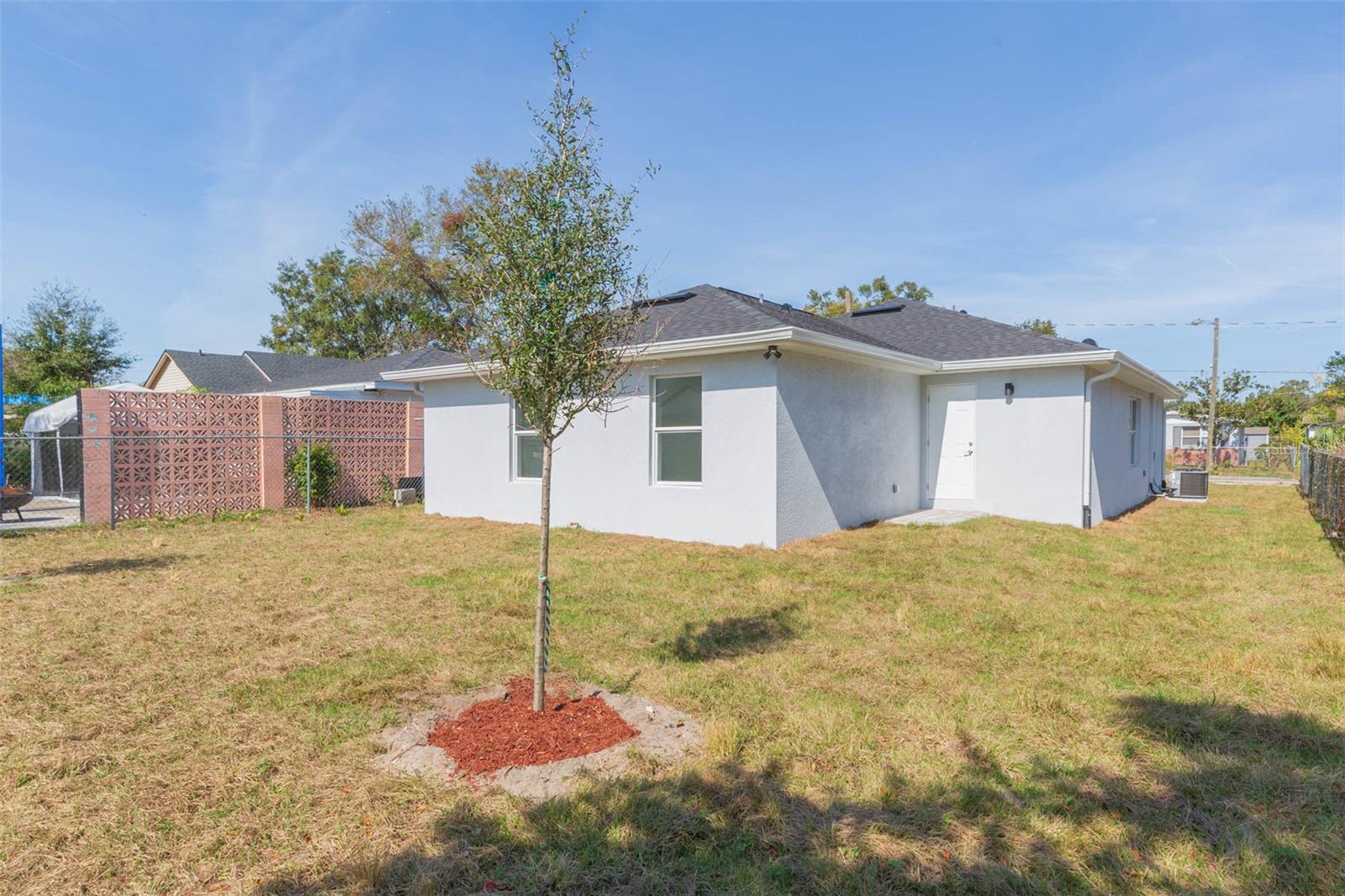 Image 15 of 17 For 2911 20th Avenue