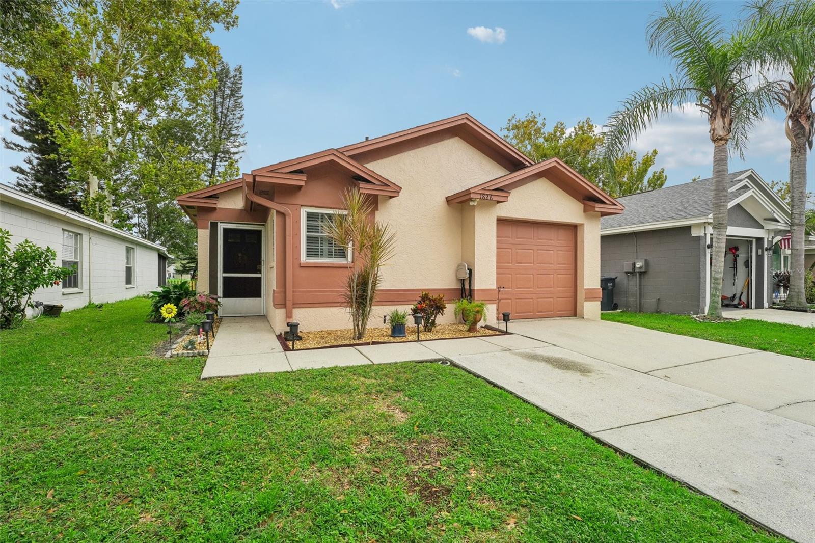 Listing photo id 1 for 1826 Coyote Place