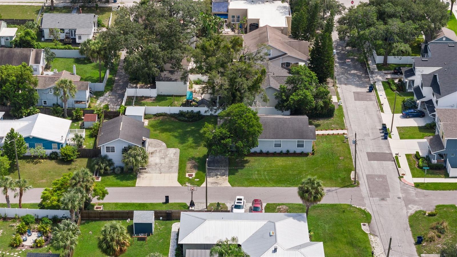 Listing photo id 50 for 402 Emma Street