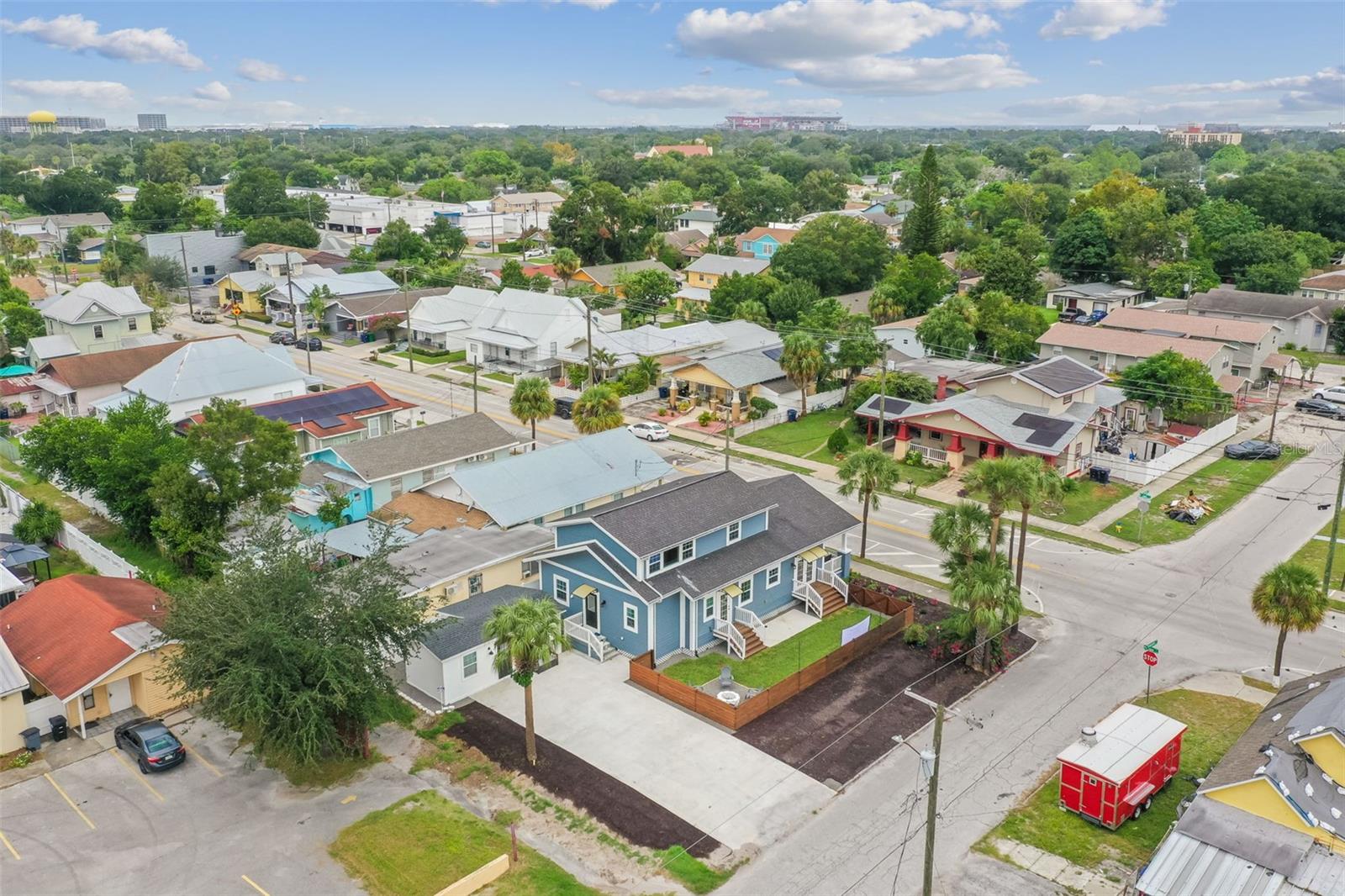 Listing photo id 68 for 2704 Main Street