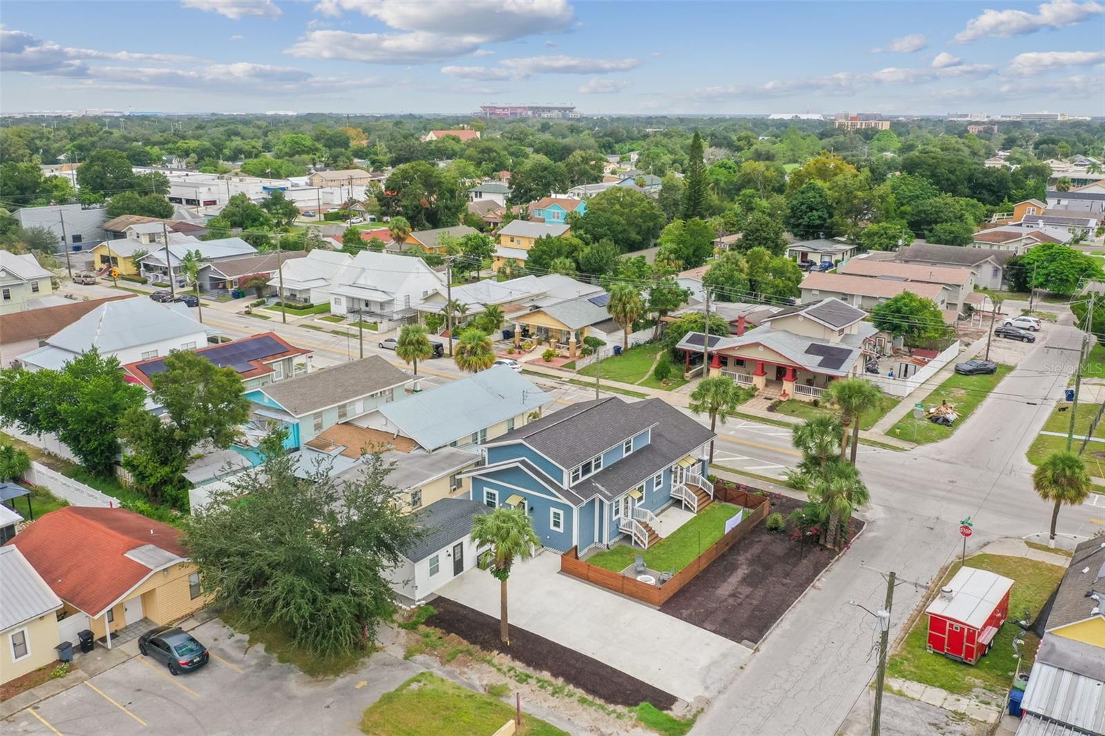 Listing photo id 69 for 2704 Main Street