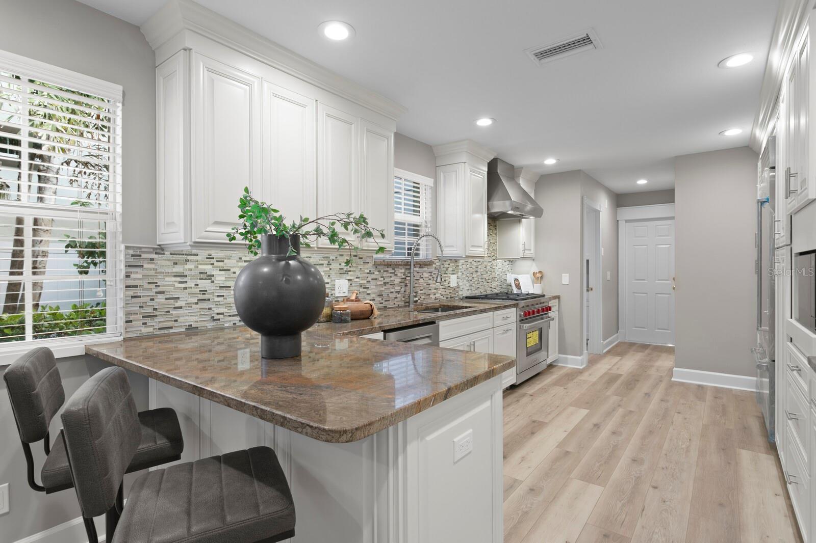 Listing photo id 8 for 45 Adalia Avenue