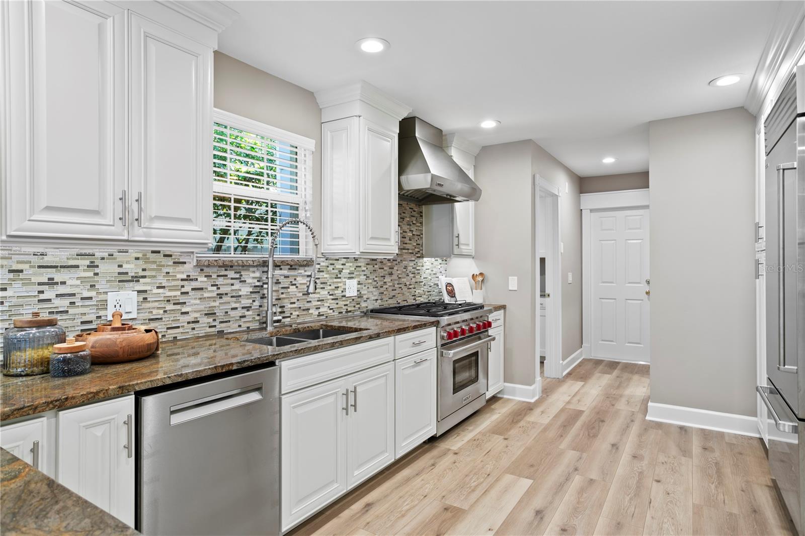 Listing photo id 9 for 45 Adalia Avenue