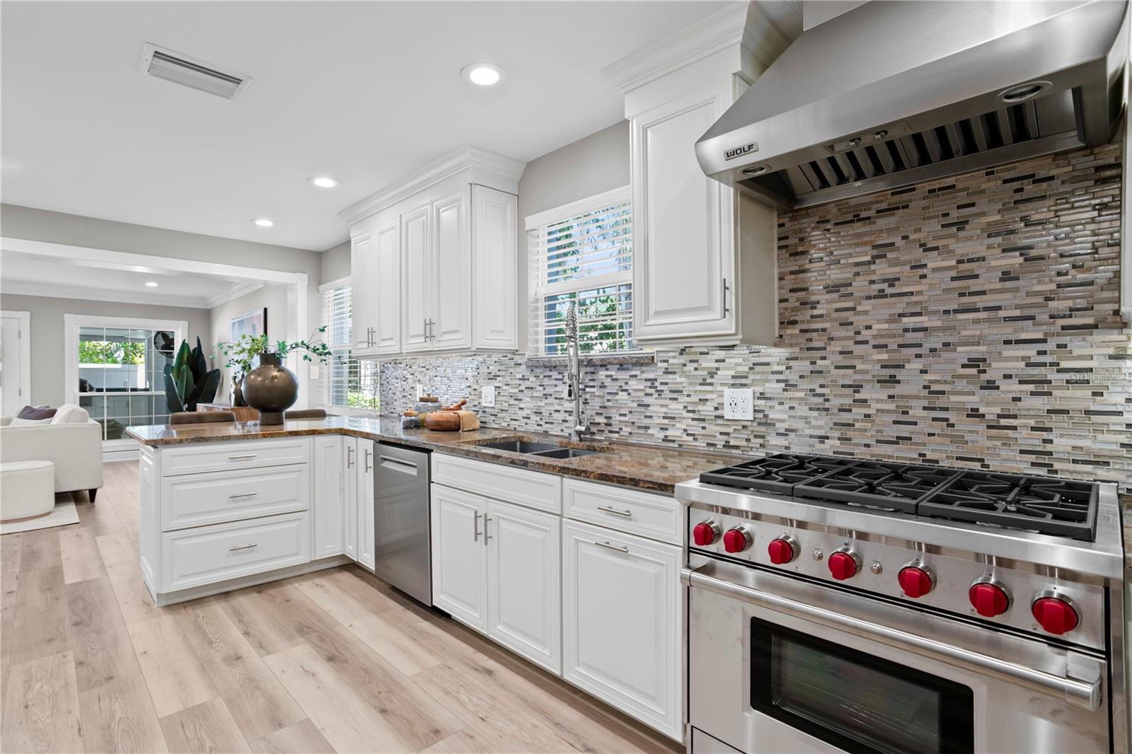 Listing photo id 12 for 45 Adalia Avenue