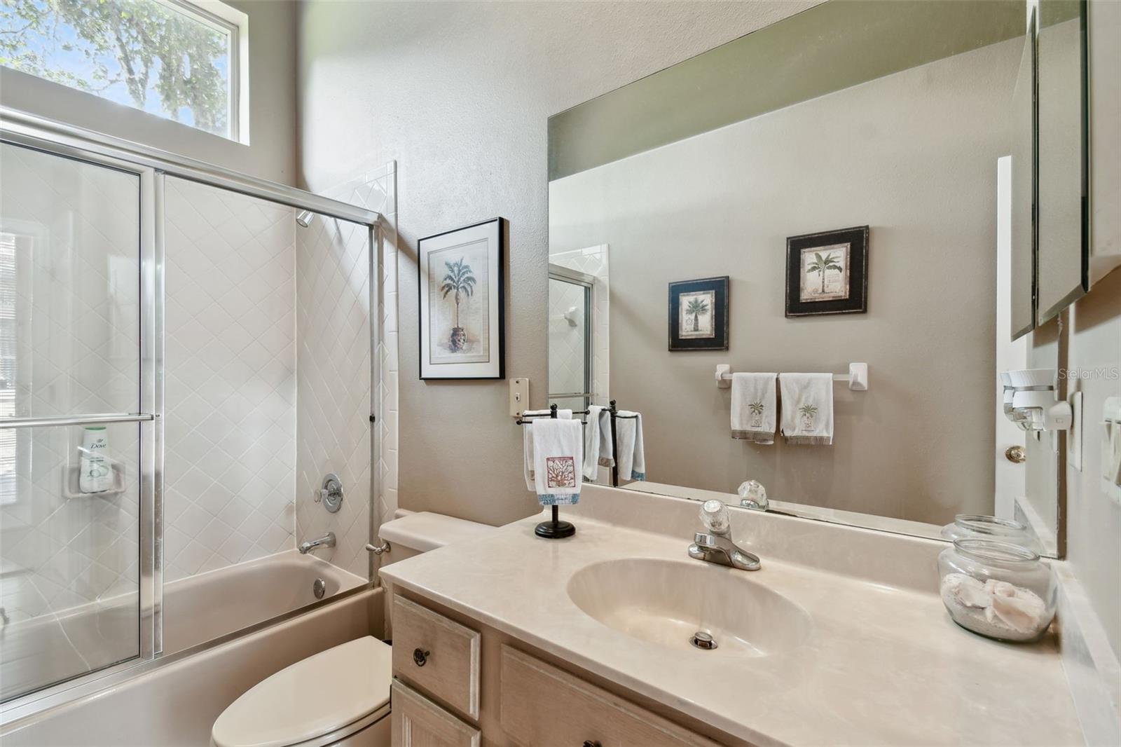 Listing photo id 47 for 16001 Langhorne Court