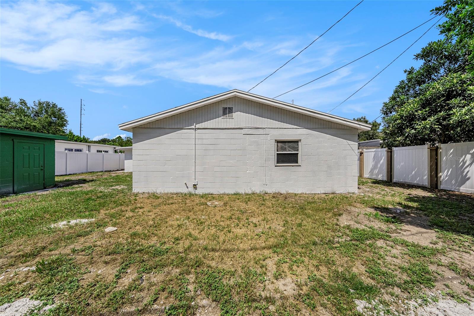 Listing photo id 19 for 2816 Patterson Street