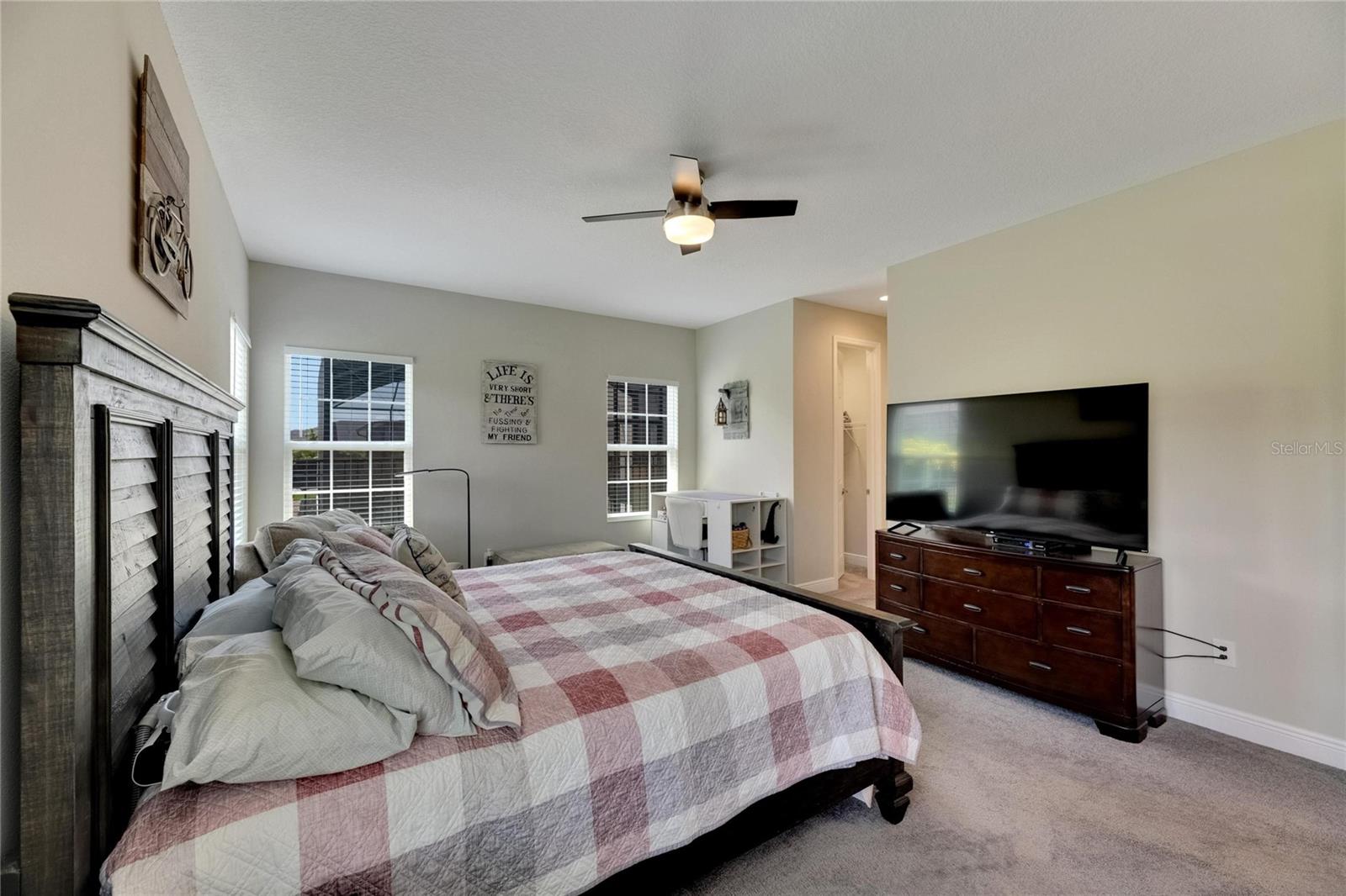 Listing photo id 21 for 5607 Limelight Drive