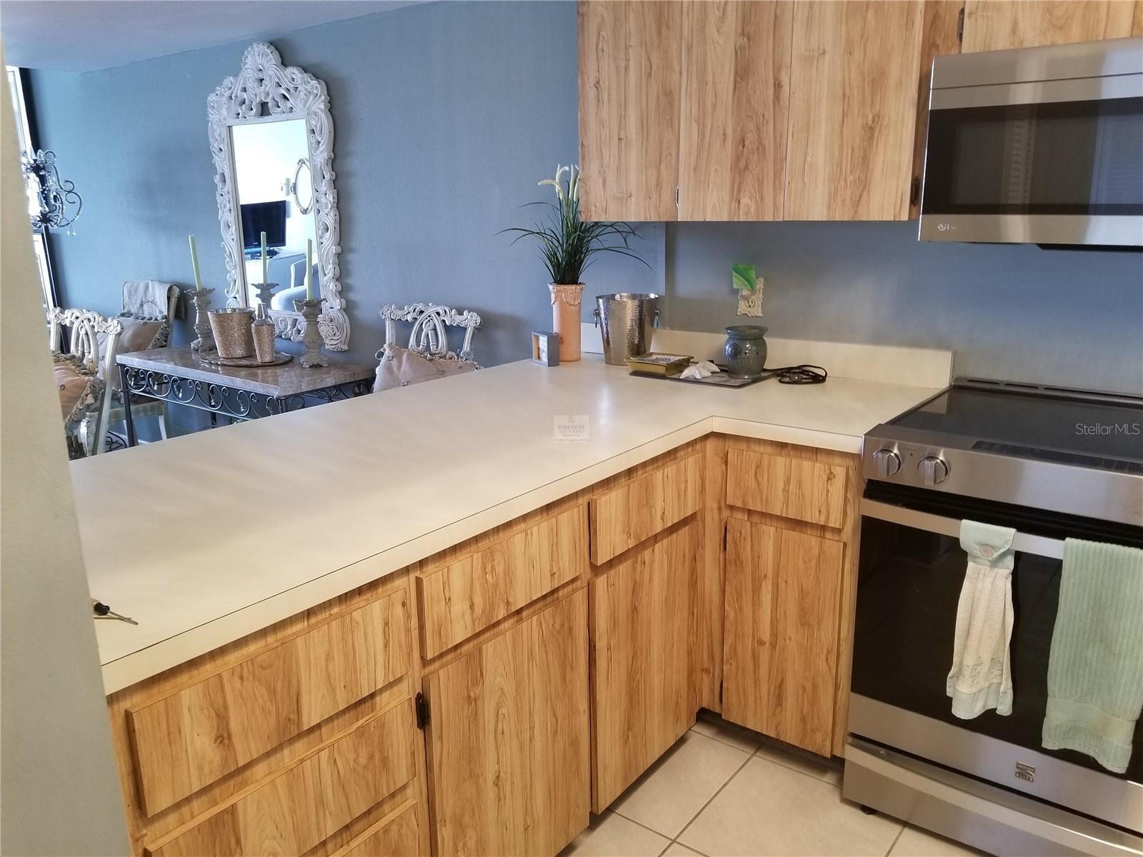 Image 5 of 17 For 9815 Harrell Avenue 502