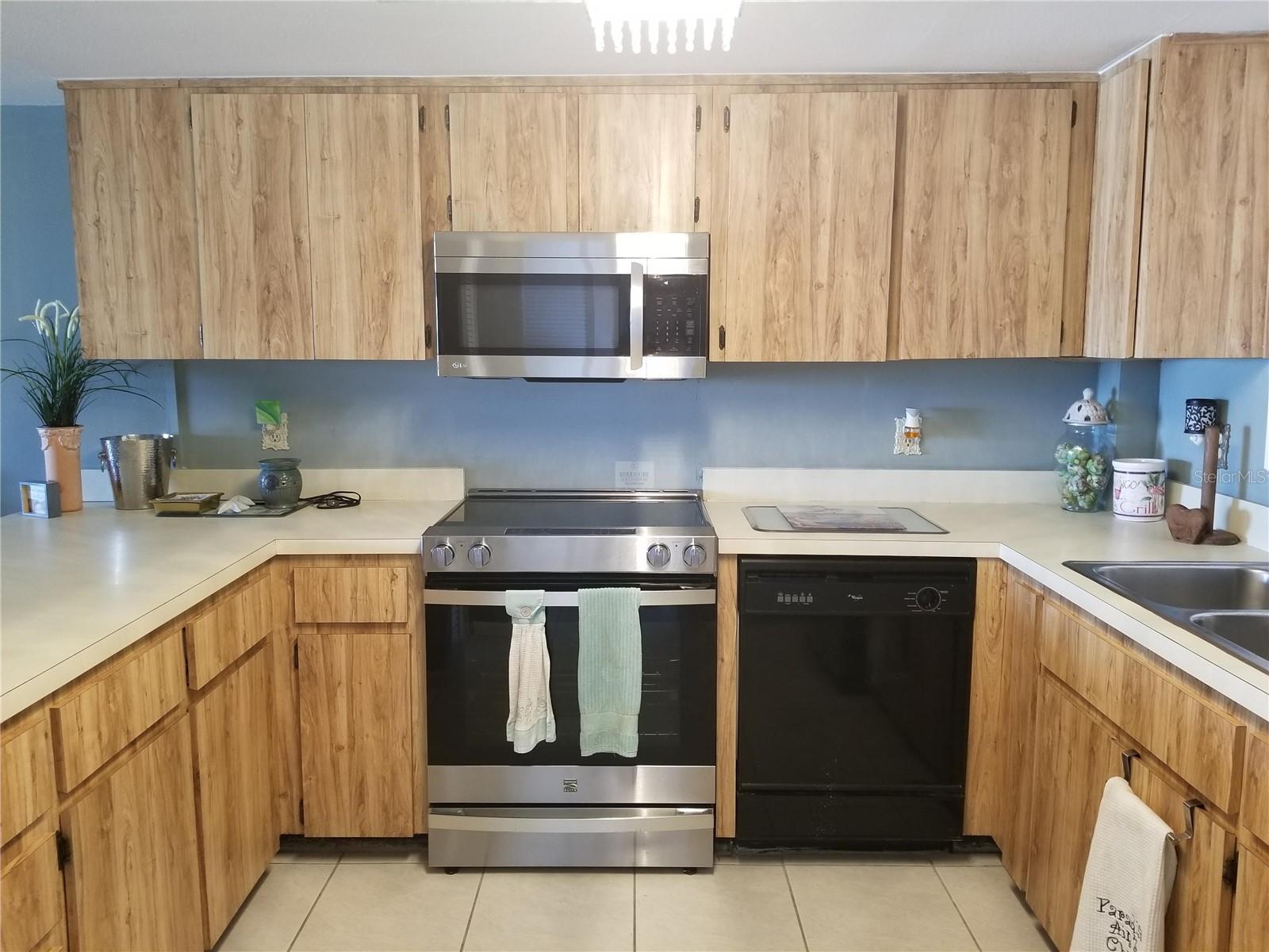 Image 6 of 17 For 9815 Harrell Avenue 502