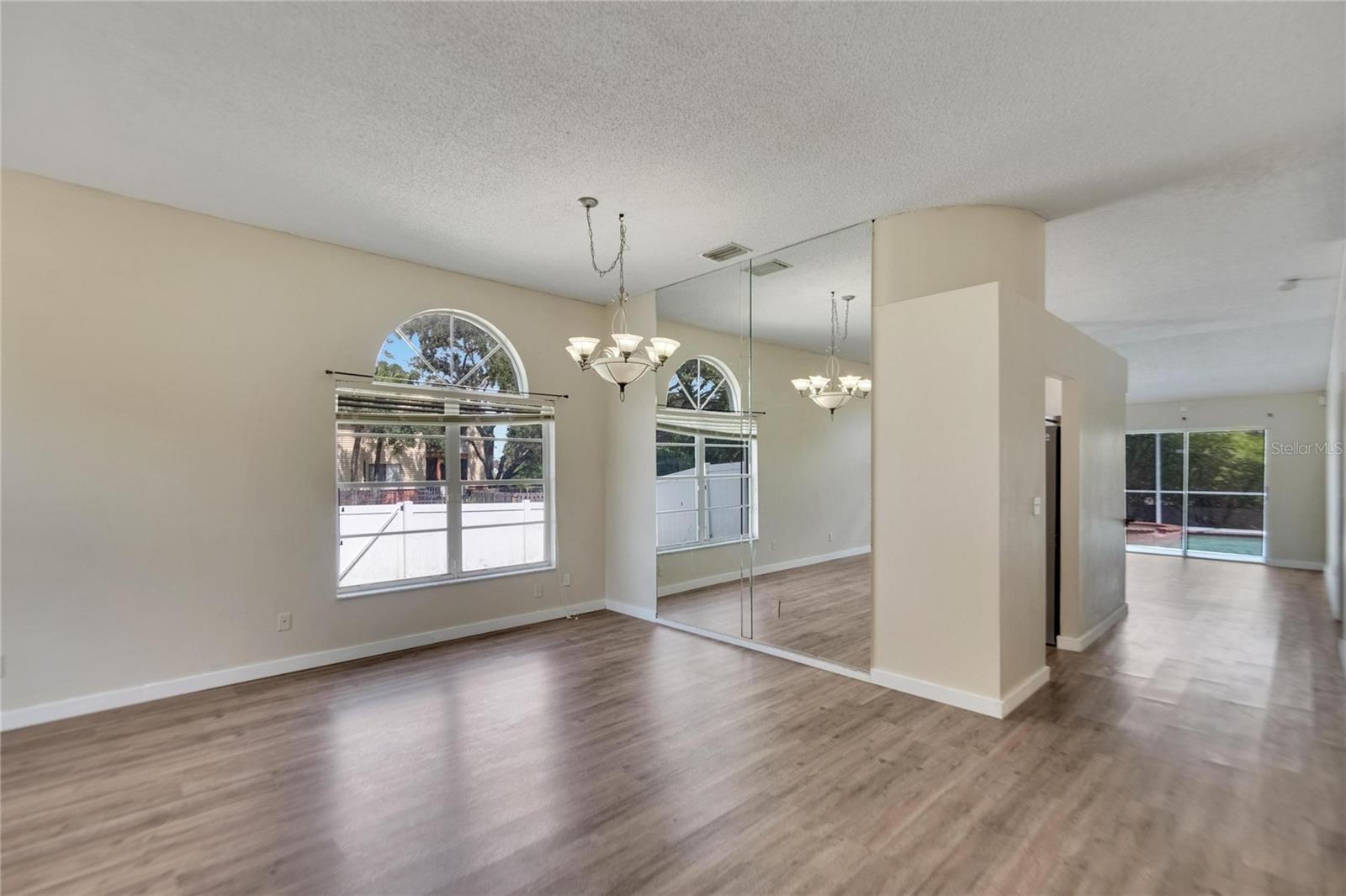 Listing photo id 9 for 10937 Carnelian Lane