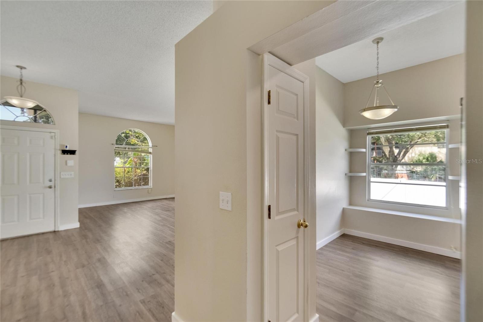 Listing photo id 10 for 10937 Carnelian Lane