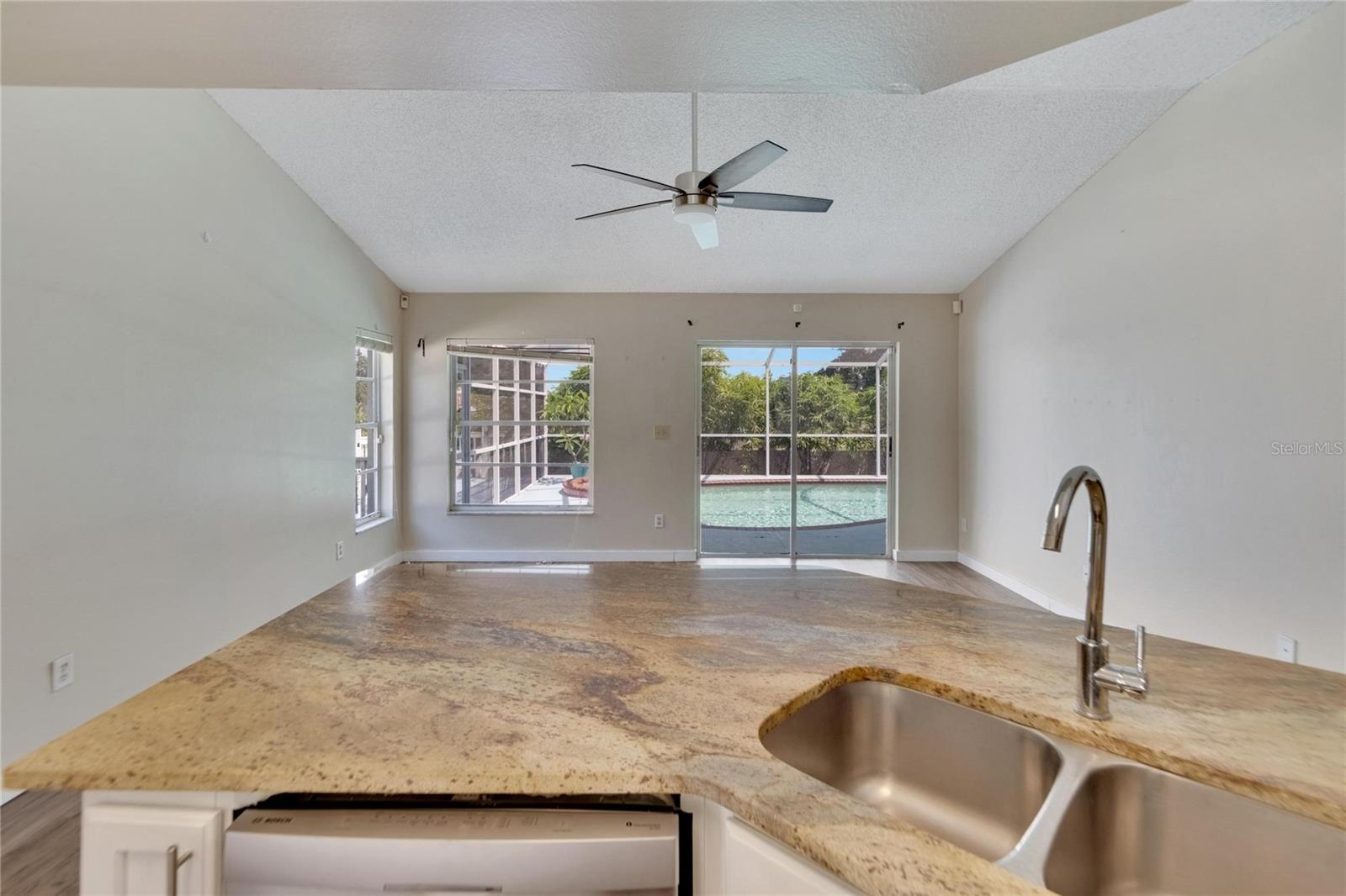 Listing photo id 16 for 10937 Carnelian Lane