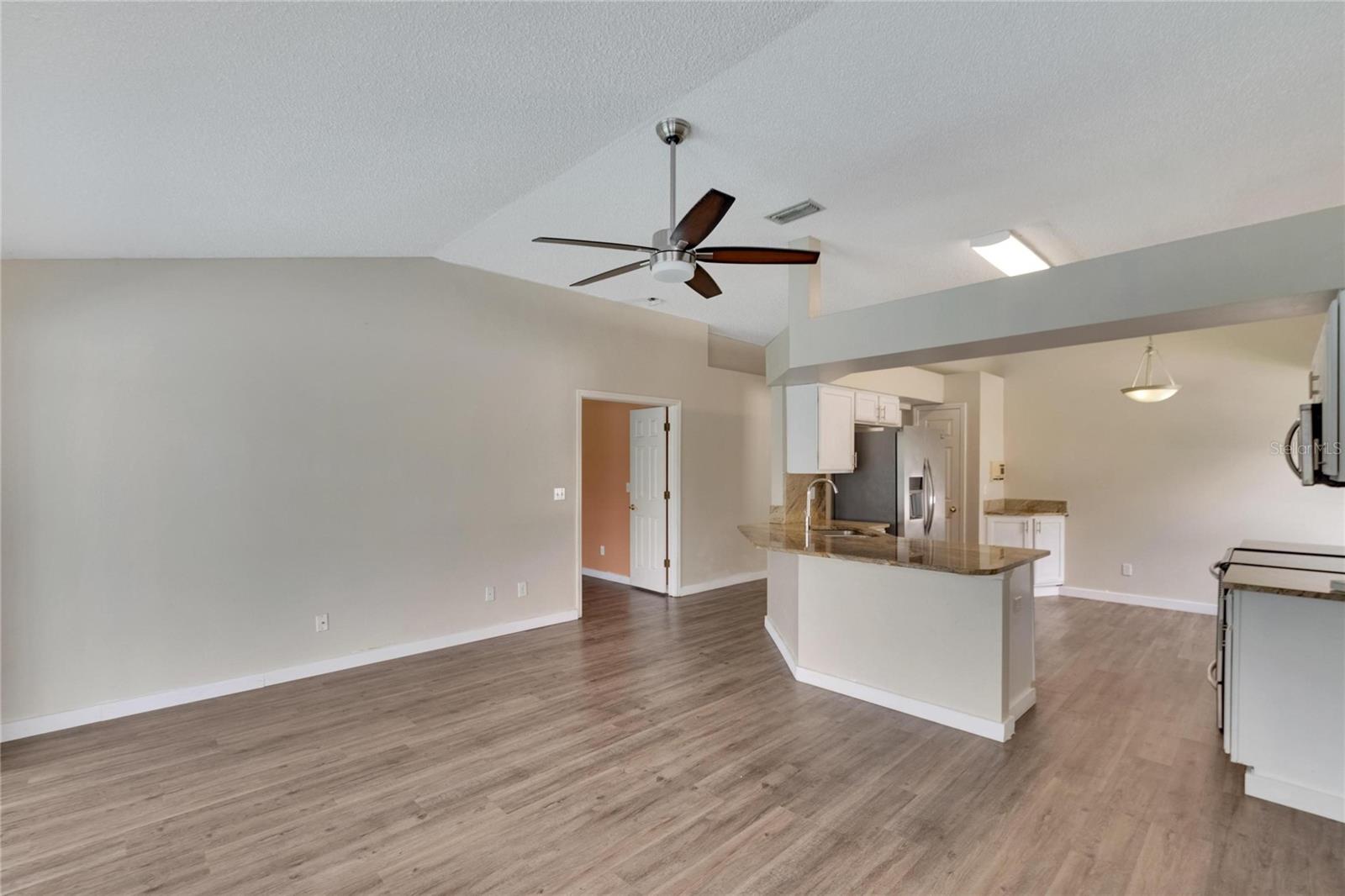 Listing photo id 21 for 10937 Carnelian Lane