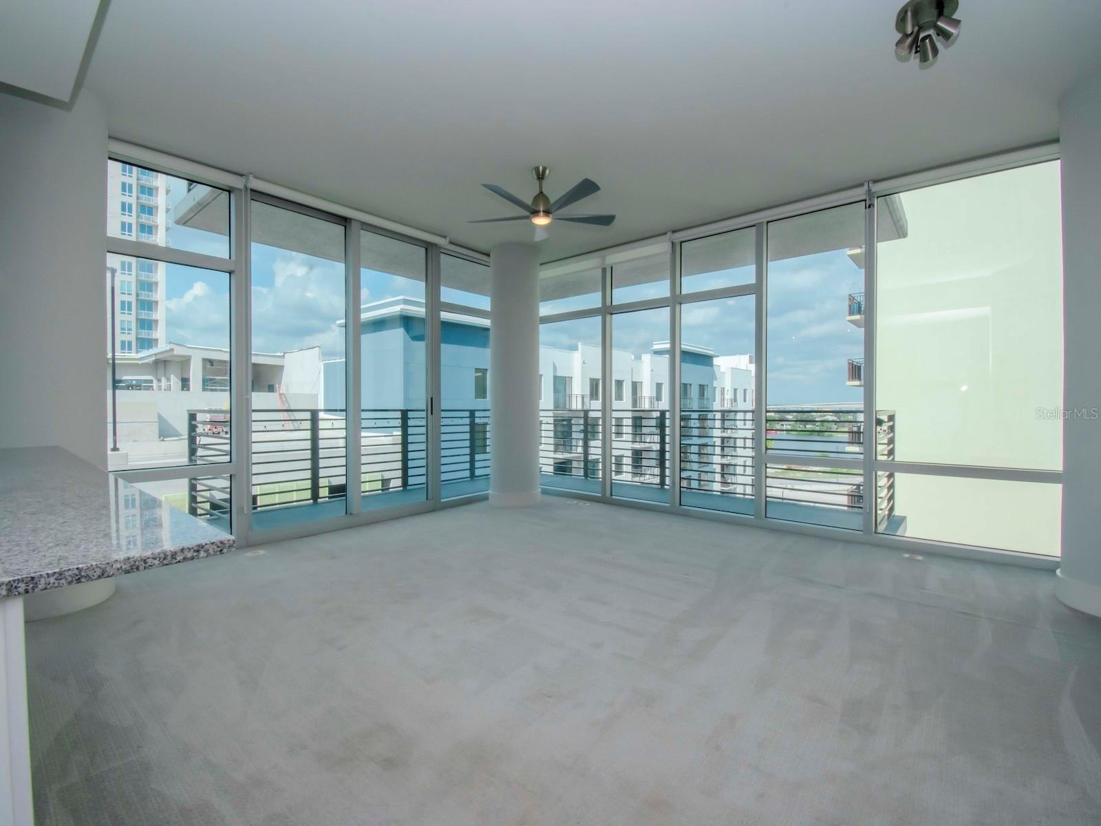 Listing photo id 10 for 1208 Kennedy Boulevard 715