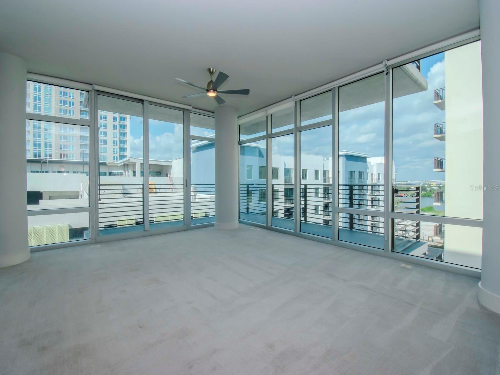 Listing photo id 11 for 1208 Kennedy Boulevard 715