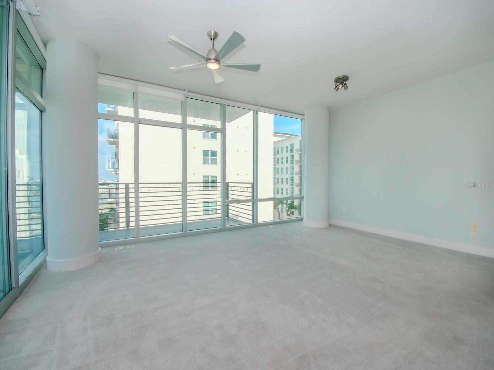 Listing photo id 16 for 1208 Kennedy Boulevard 715