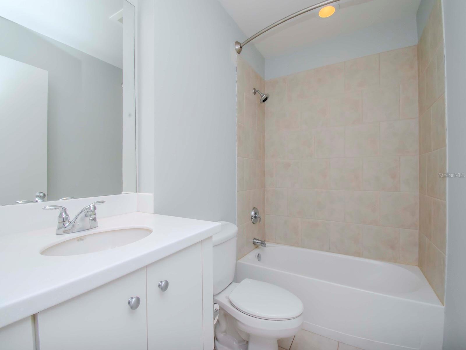 Listing photo id 21 for 1208 Kennedy Boulevard 715