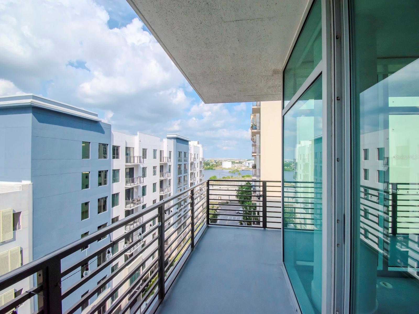 Listing photo id 27 for 1208 Kennedy Boulevard 715