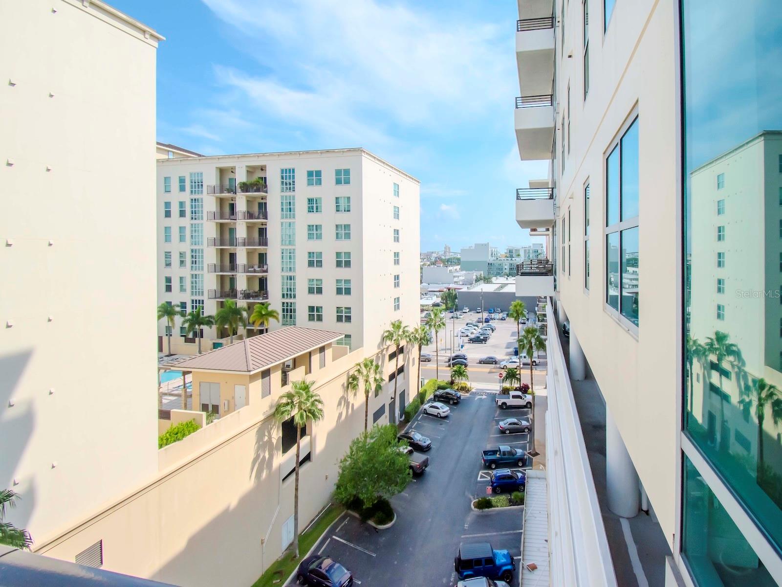 Listing photo id 30 for 1208 Kennedy Boulevard 715