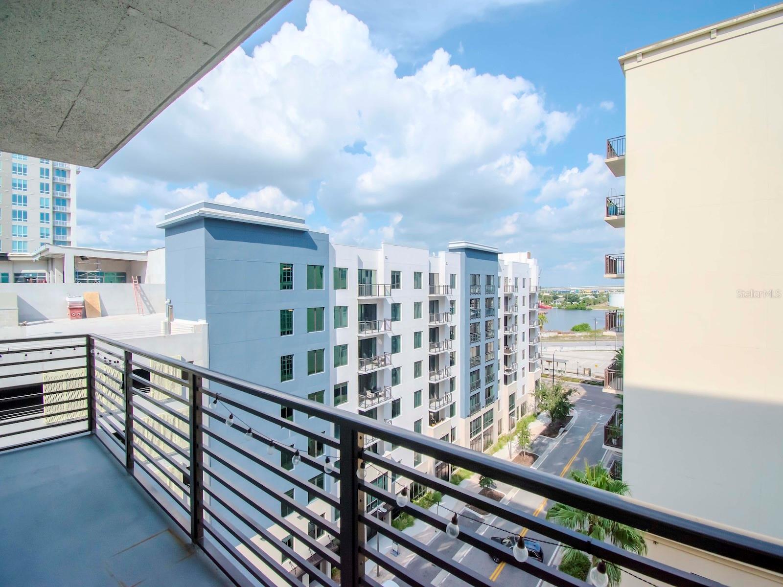 Listing photo id 31 for 1208 Kennedy Boulevard 715