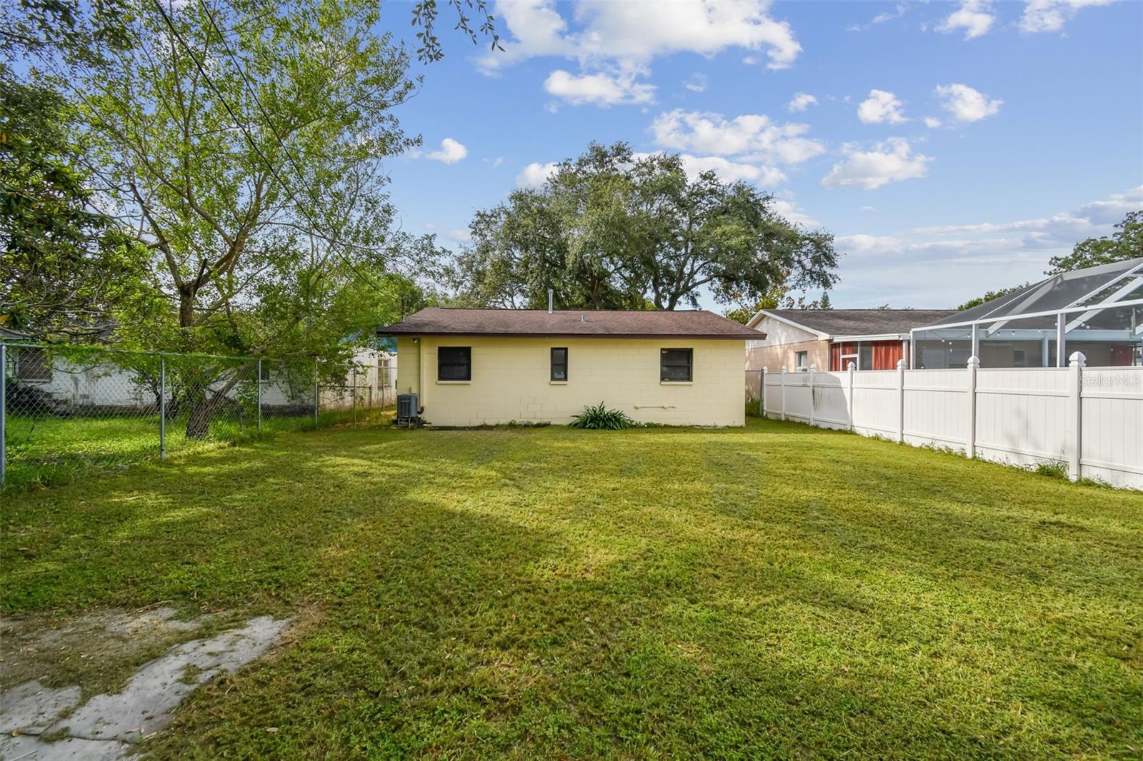 Image 21 of 33 For 231 93rd Avenue N