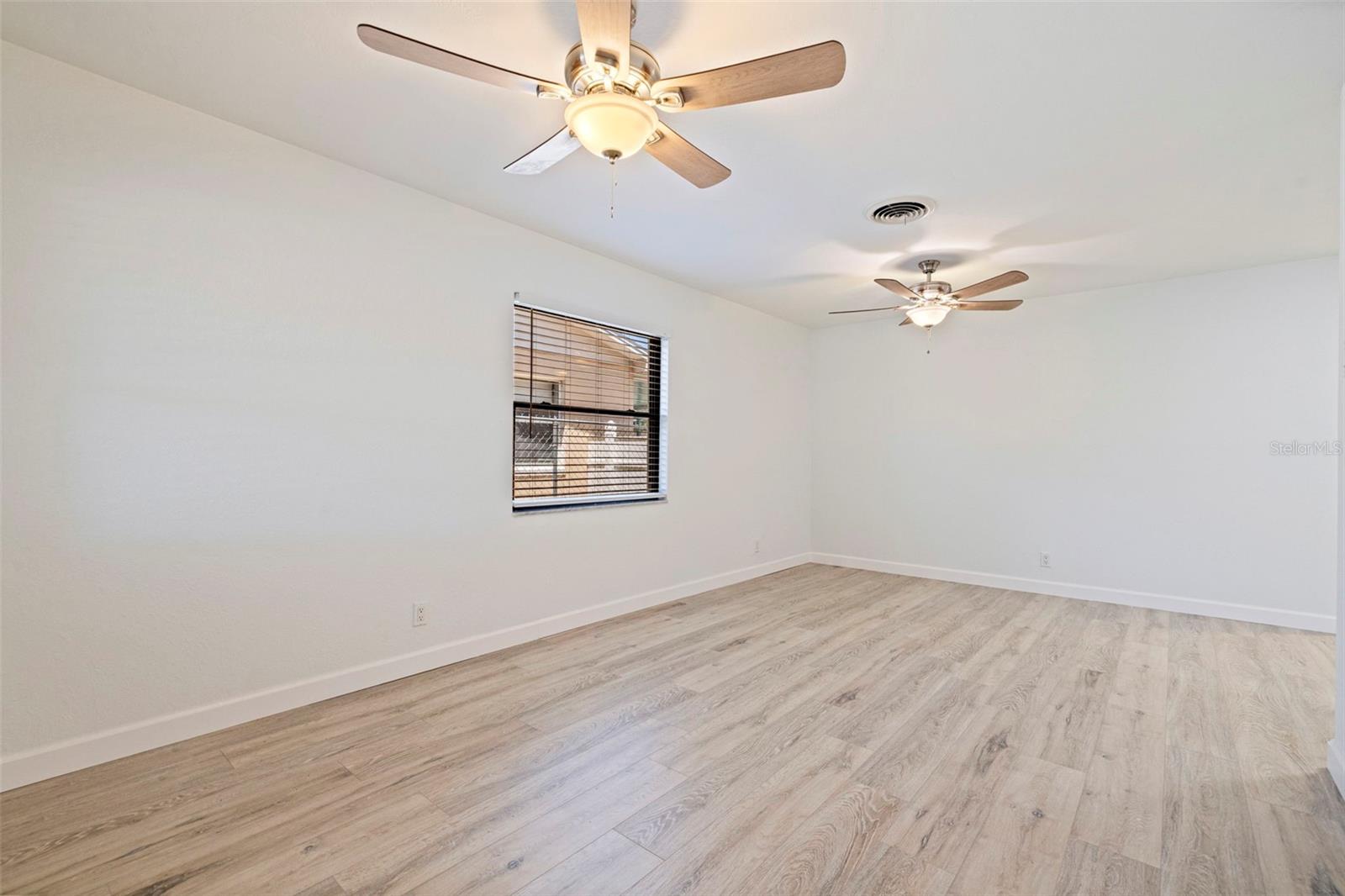 Image 4 of 33 For 231 93rd Avenue N