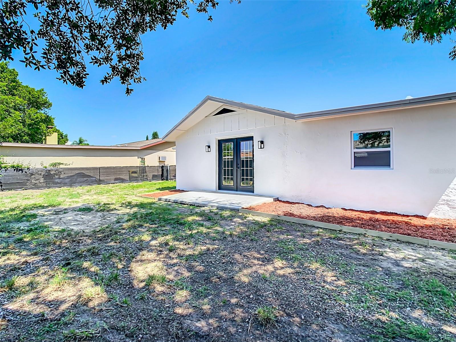 Listing photo id 45 for 8915 Pandora Lane