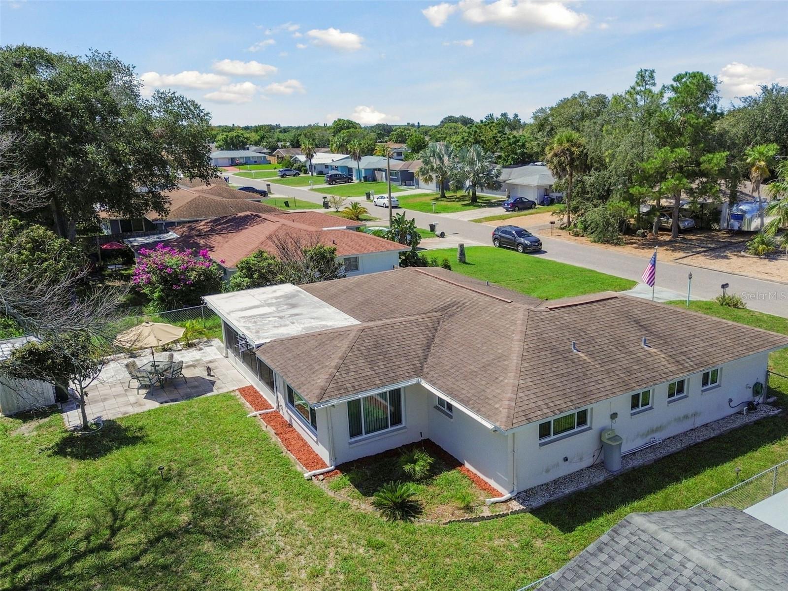 Listing photo id 20 for 10338 Honeysuckle Lane