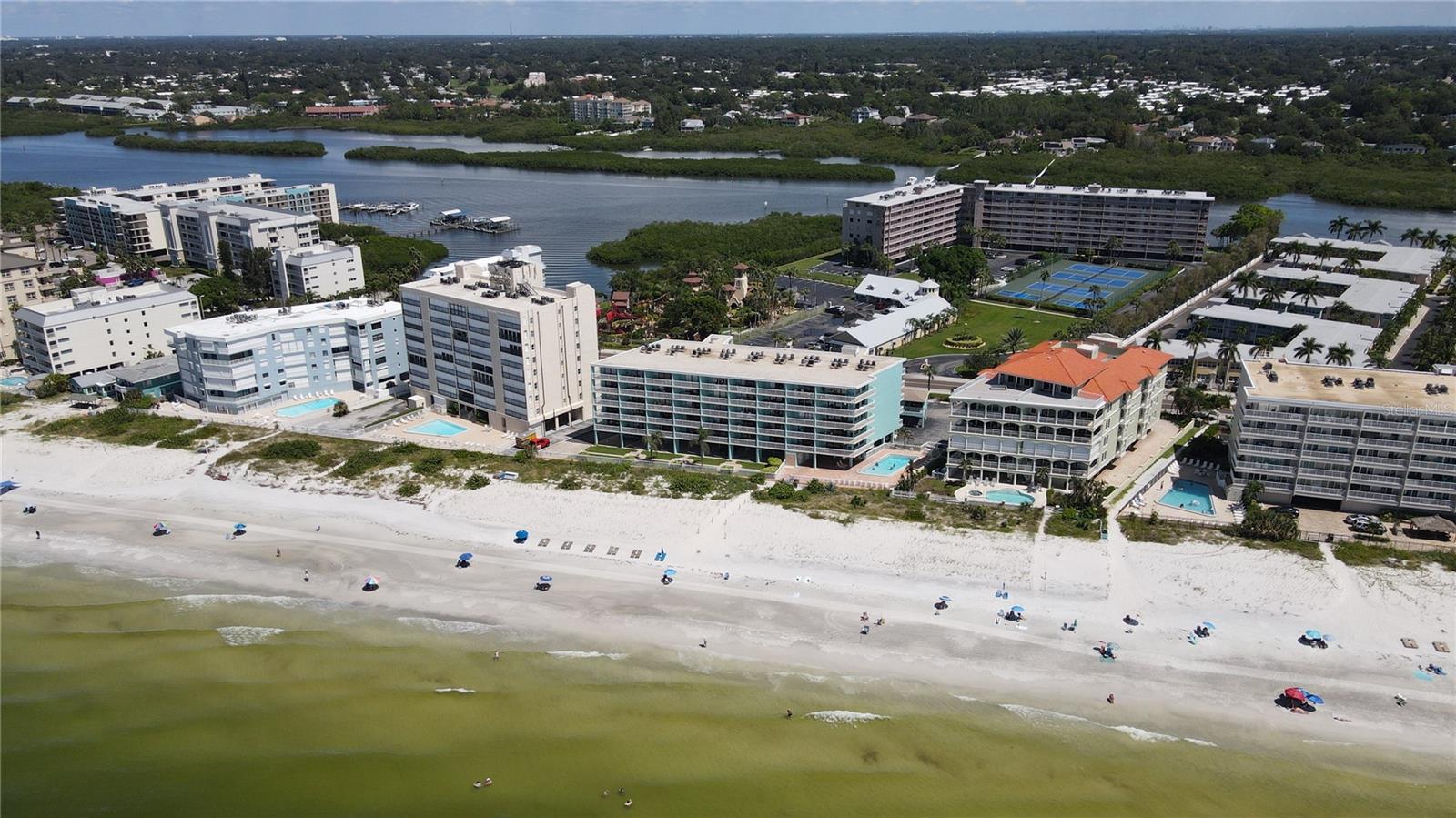 Image 49 of 60 For 19440 Gulf Boulevard 201