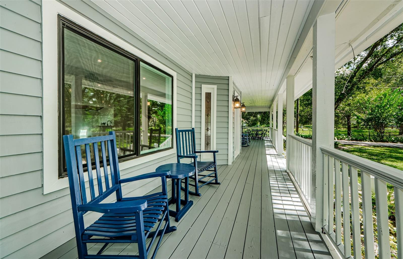 Listing photo id 2 for 5455 Lake Le Clare Road