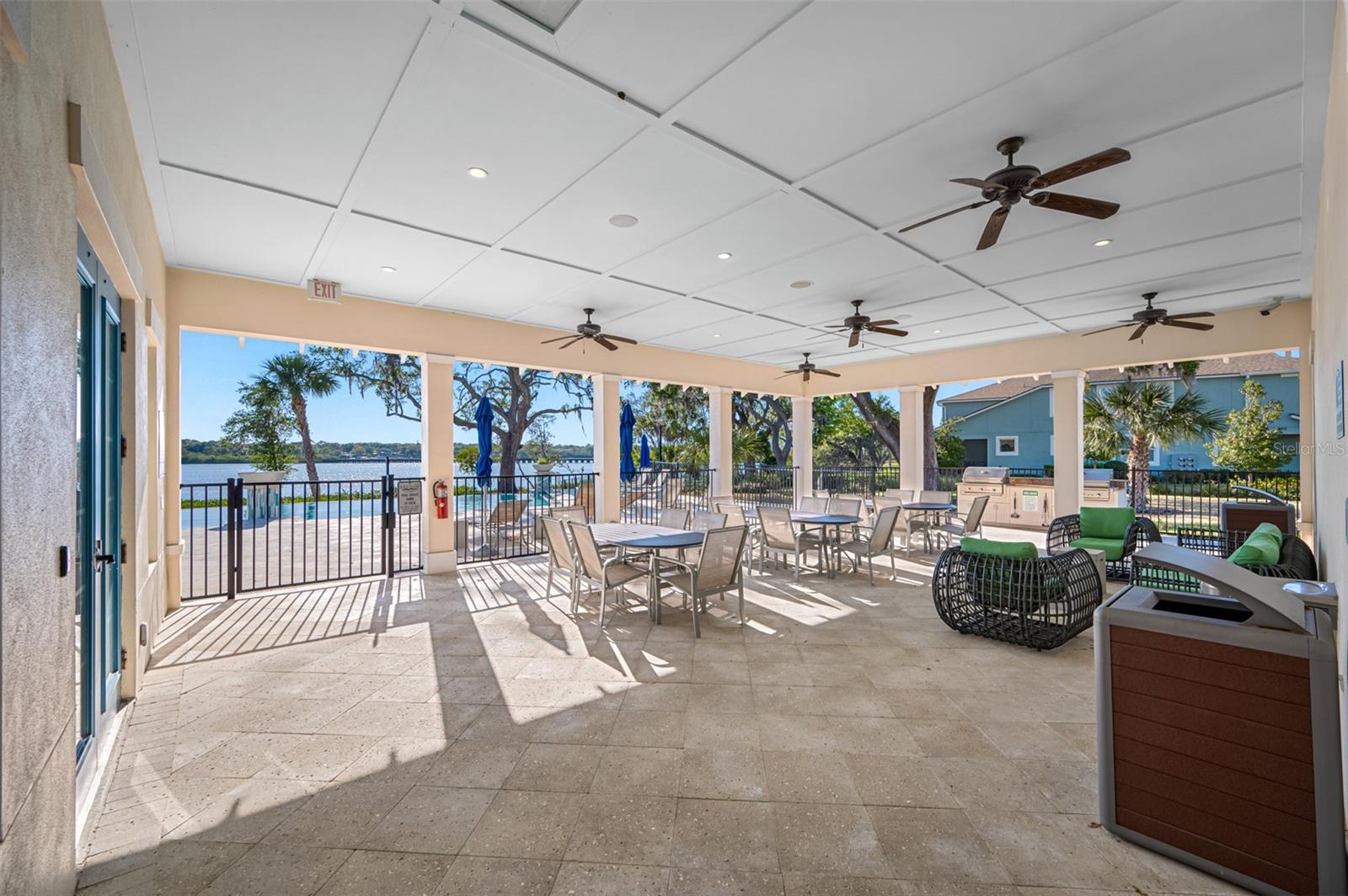 Listing photo id 49 for 9009 Palm Key Avenue