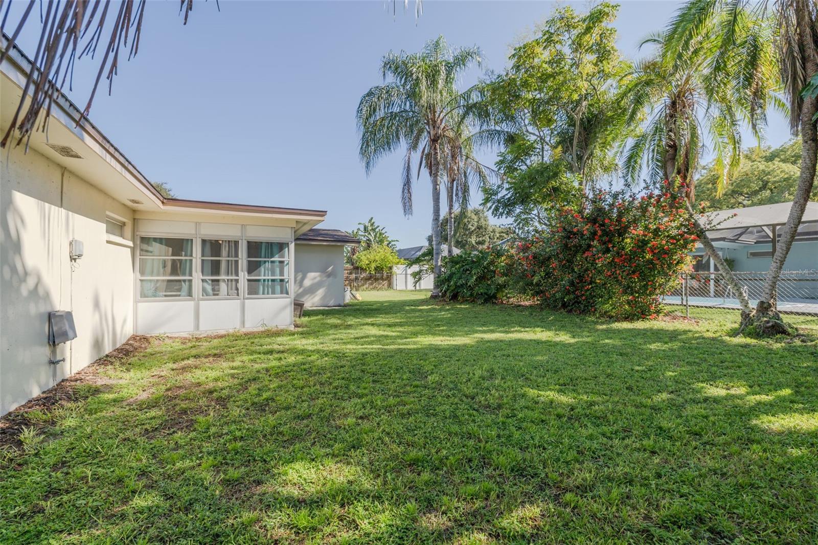 Listing photo id 25 for 1851 Stetson Drive