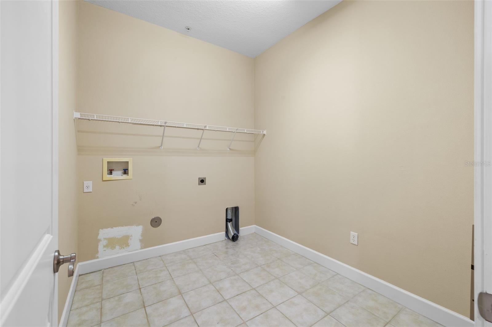 Listing photo id 30 for 11516 Bellamar Street