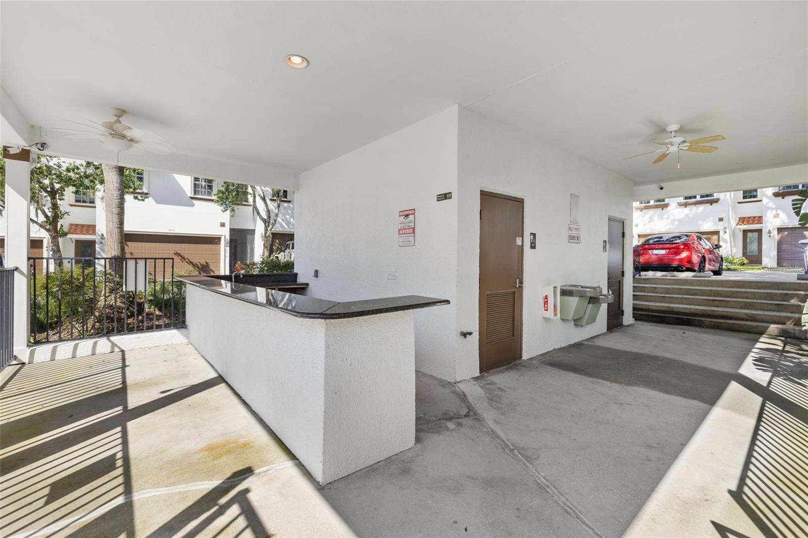 Listing photo id 51 for 11516 Bellamar Street