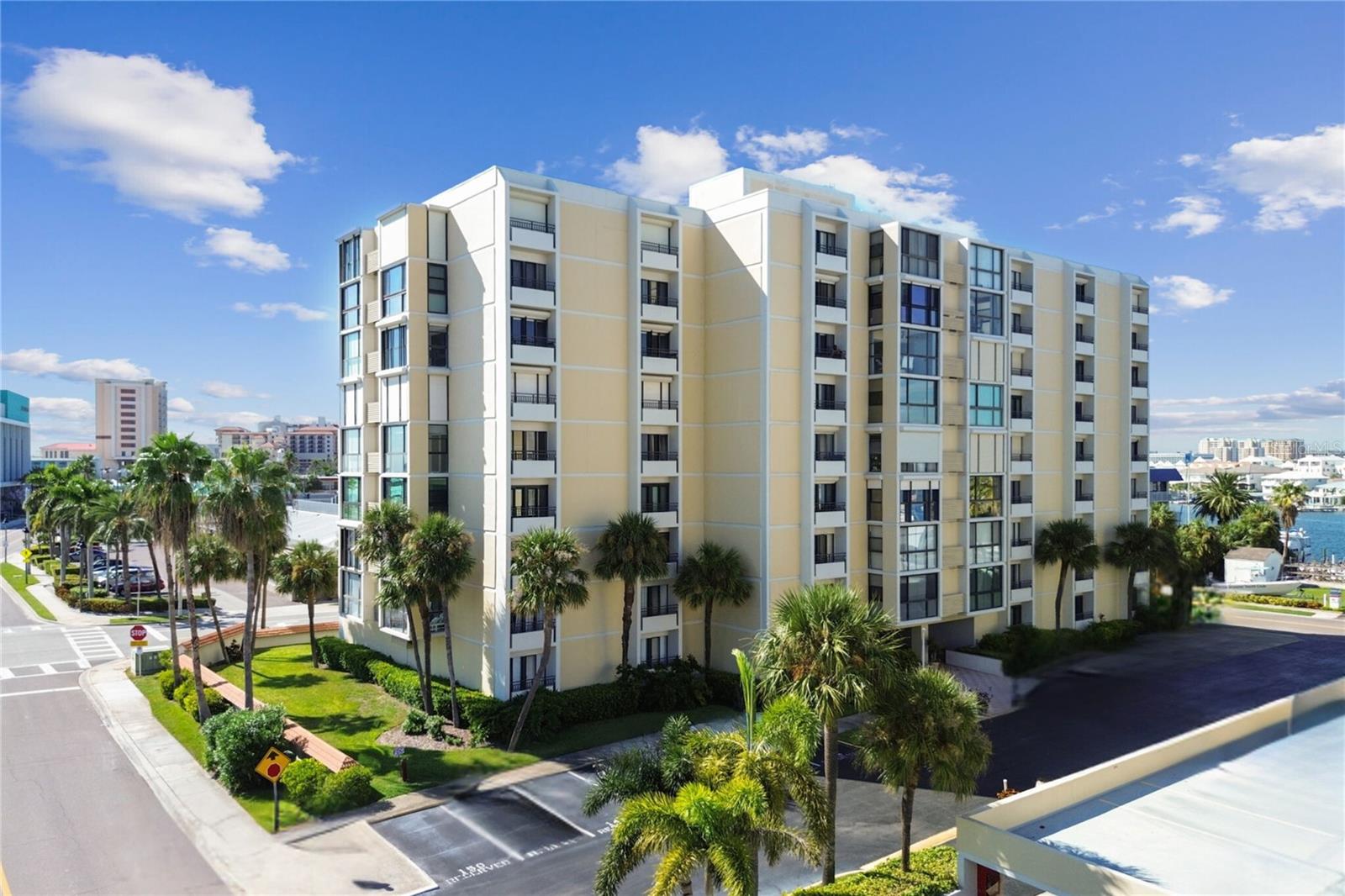 Image 1 of 20 For 800 Gulfview Boulevard 903