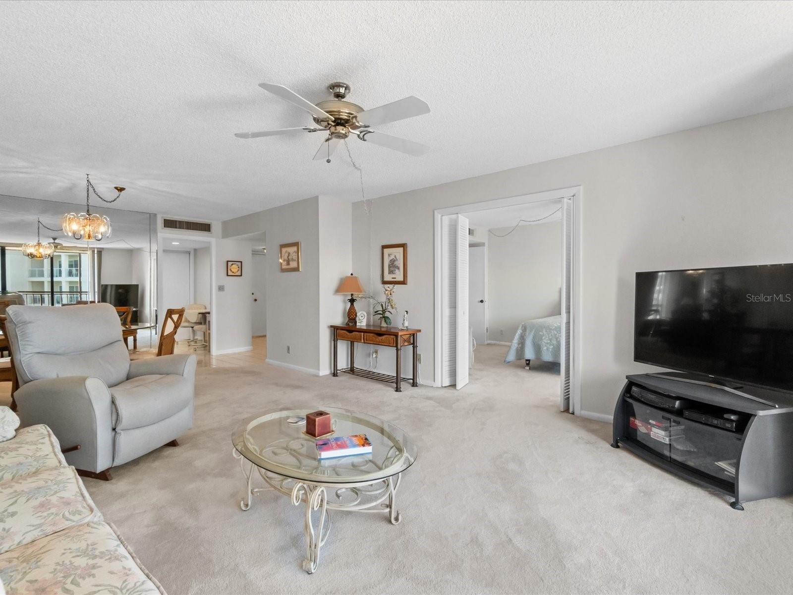 Listing photo id 10 for 220 Belleview Boulevard 702