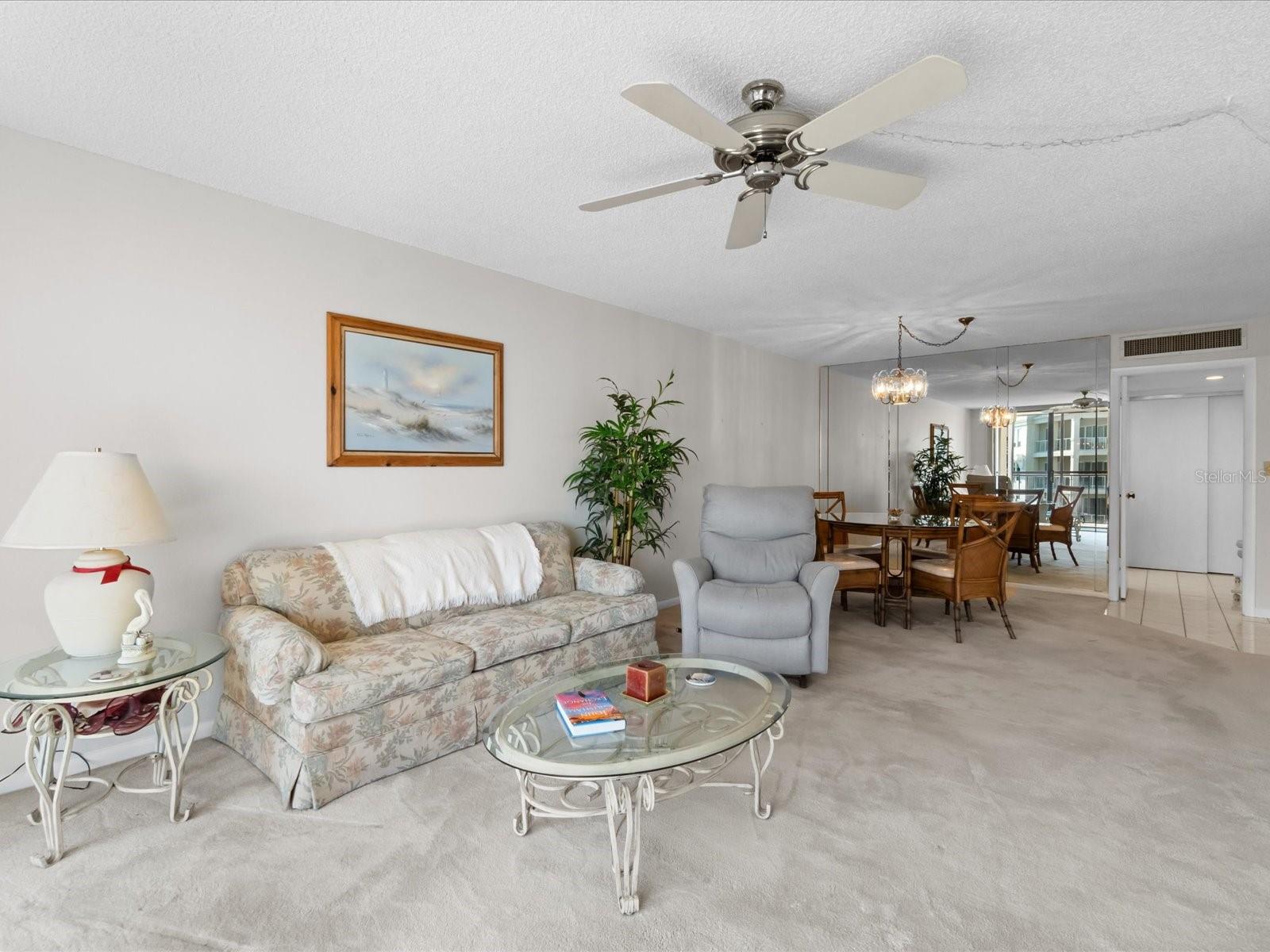 Listing photo id 11 for 220 Belleview Boulevard 702