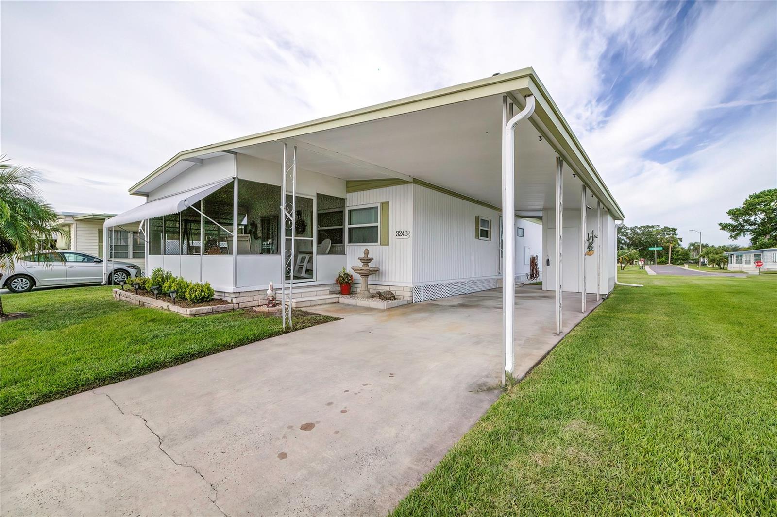 Listing photo id 22 for 3243 Hampshire Drive