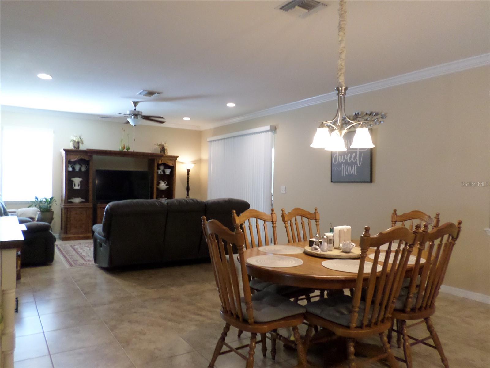 Listing photo id 16 for 2387 Bartolo Drive